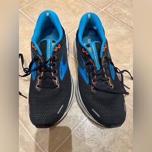 Brooks Adrenaline GTS 22 Black and Blue Shoes Men’s 9